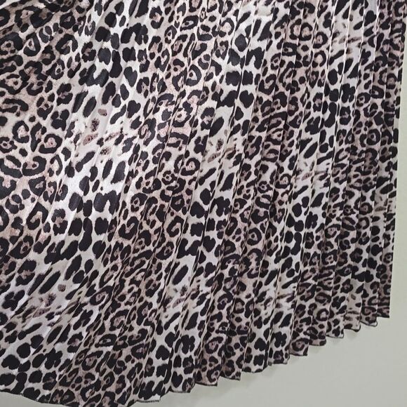 Something Pretty Pleated Animal Print Skirt M - Picture 3 of 8